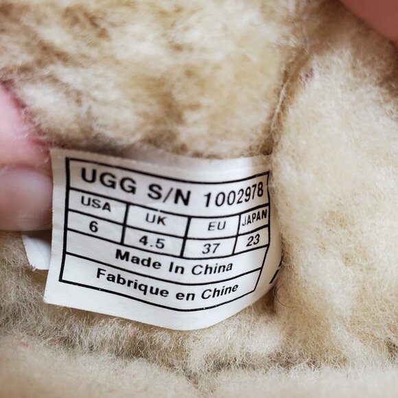 UGG Sparkling Sequins Burgundy Silver Grey Classic Short Boots Size 6 SN 1002978 - Picture 8 of 12